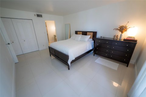 Condominio en venta en Plantation, Florida, 1 dormitorio, 83.61 m2 № 1227607 - foto 15