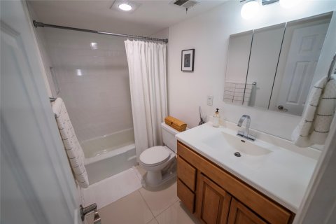 Condominio en venta en Plantation, Florida, 1 dormitorio, 83.61 m2 № 1227607 - foto 11