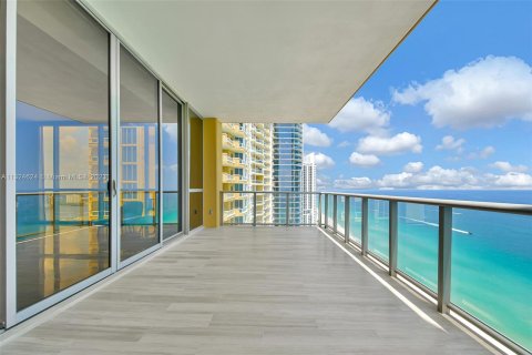 Copropriété à vendre à Sunny Isles Beach, Floride: 3 chambres, 428.19 m2 № 205111 - photo 27