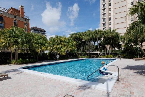 Condominio en venta en Coral Gables, Florida, 2 dormitorios, 101.54 m2 № 1237105 - foto 23