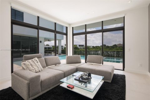Villa ou maison à vendre à Weston, Floride: 6 chambres, 700.39 m2 № 694512 - photo 29