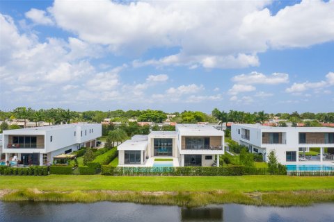 Villa ou maison à vendre à Weston, Floride: 6 chambres, 700.39 m2 № 694512 - photo 4