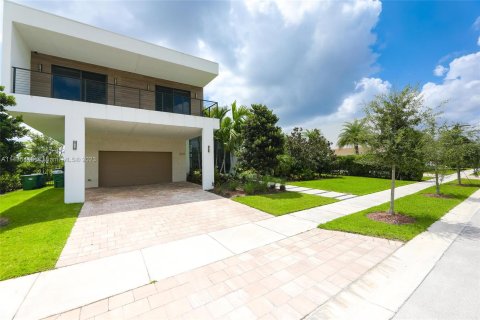 House in Weston, Florida 6 bedrooms, 700.39 sq.m. № 694512 - photo 11
