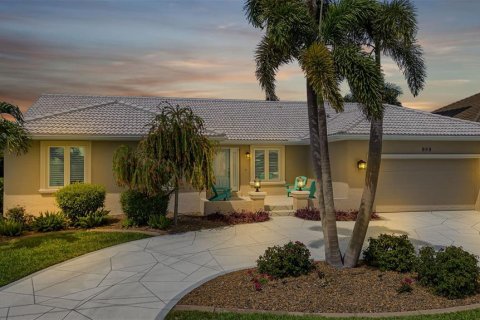 Villa ou maison à vendre à Punta Gorda, Floride: 4 chambres, 192.12 m2 № 1382572 - photo 2