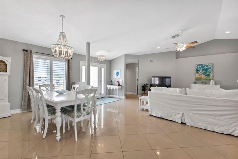 Villa ou maison à vendre à Punta Gorda, Floride: 4 chambres, 192.12 m2 № 1382572 - photo 14