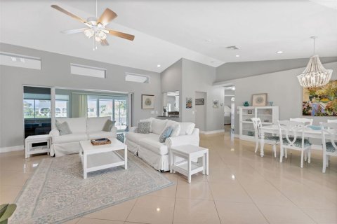 Villa ou maison à vendre à Punta Gorda, Floride: 4 chambres, 192.12 m2 № 1382572 - photo 16