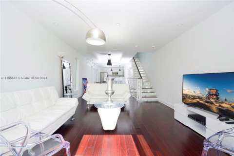 Adosado en venta en Miami Beach, Florida, 3 dormitorios, 168.8 m2 № 1354525 - foto 22