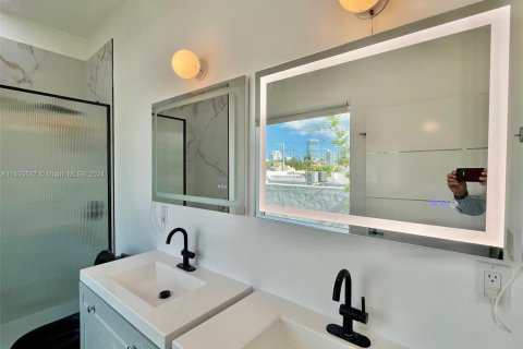 Adosado en venta en Miami Beach, Florida, 3 dormitorios, 168.8 m2 № 1354525 - foto 7