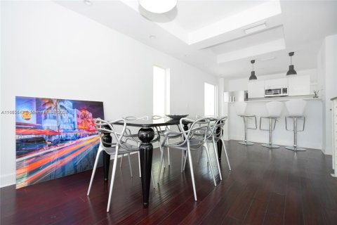 Adosado en venta en Miami Beach, Florida, 3 dormitorios, 168.8 m2 № 1354525 - foto 6