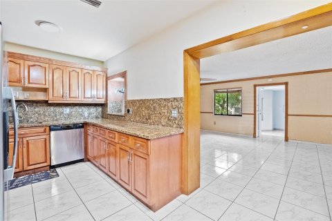 Casa en venta en Miami Springs, Florida, 3 dormitorios, 122.82 m2 № 1399827 - foto 10