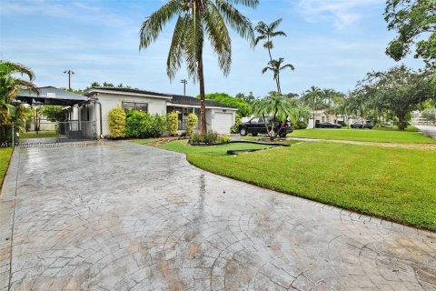 Casa en venta en Miami Springs, Florida, 3 dormitorios, 122.82 m2 № 1399827 - foto 2