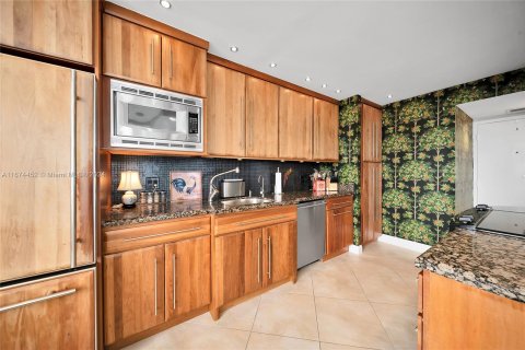 Condo in Fort Lauderdale, Florida, 2 bedrooms  № 1399797 - photo 14