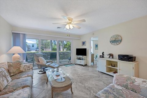 Condo in Sarasota, Florida, 2 bedrooms  № 1386518 - photo 5