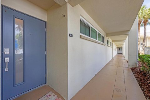 Condo in Sarasota, Florida, 2 bedrooms  № 1386518 - photo 3