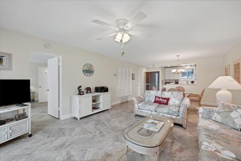 Copropriété à louer à Sarasota, Floride: 2 chambres, 96.06 m2 № 1386518 - photo 6