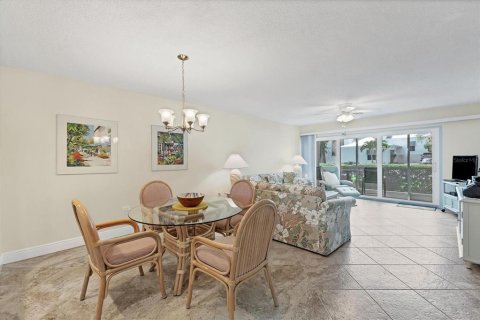 Condo in Sarasota, Florida, 2 bedrooms  № 1386518 - photo 9