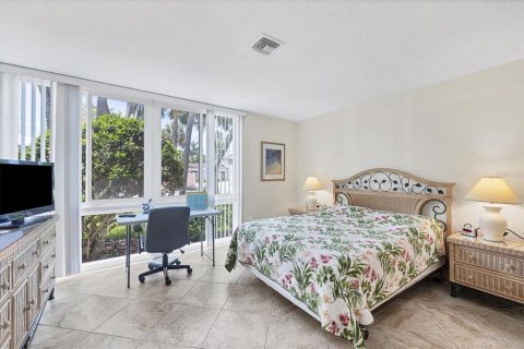 Condo in Sarasota, Florida, 2 bedrooms  № 1386518 - photo 15