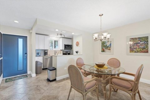 Condo in Sarasota, Florida, 2 bedrooms  № 1386518 - photo 10