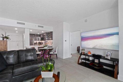 Condominio en venta en Miami, Florida, 2 dormitorios, 110.37 m2 № 951914 - foto 18
