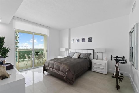 Condo in Miami, Florida, 2 bedrooms  № 951914 - photo 27
