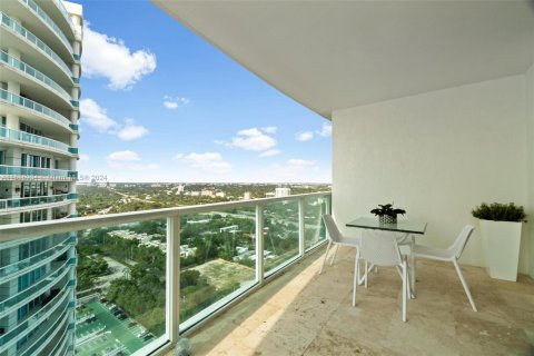 Condominio en venta en Miami, Florida, 2 dormitorios, 110.37 m2 № 951914 - foto 11