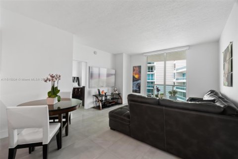 Condominio en venta en Miami, Florida, 2 dormitorios, 110.37 m2 № 951914 - foto 17