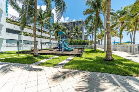 Condominio en venta en Miami, Florida, 2 dormitorios, 110.37 m2 № 951914 - foto 8