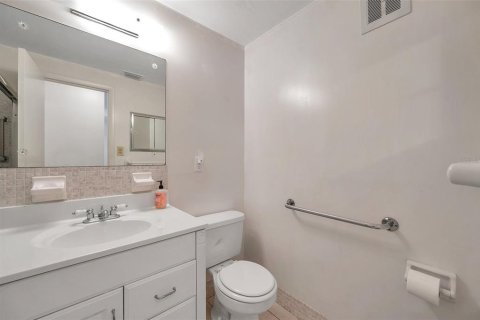 Copropriété à vendre à Gulfport, Floride: 1 chambre, 79.9 m2 № 1342574 - photo 16