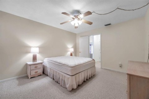 Condominio en venta en Gulfport, Florida, 1 dormitorio, 79.9 m2 № 1342574 - foto 12