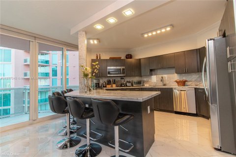 Condominio en venta en Aventura, Florida, 2 dormitorios, 149.57 m2 № 132899 - foto 8