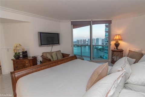 Condominio en venta en Aventura, Florida, 2 dormitorios, 149.57 m2 № 132899 - foto 10