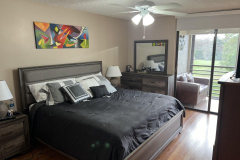 Condo in Tamarac, Florida, 2 bedrooms  № 1217716 - photo 20