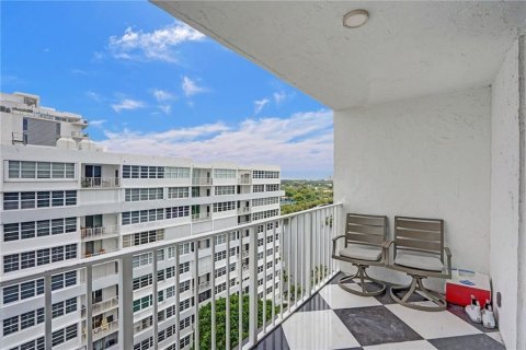 Condominio en venta en Fort Lauderdale, Florida, 1 dormitorio, 83.24 m2 № 1217715 - foto 21