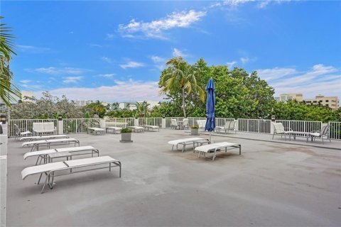 Condominio en venta en Fort Lauderdale, Florida, 1 dormitorio, 83.24 m2 № 1217715 - foto 11