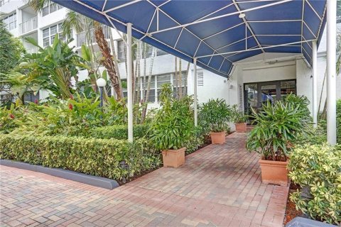 Condominio en venta en Fort Lauderdale, Florida, 1 dormitorio, 83.24 m2 № 1217715 - foto 17