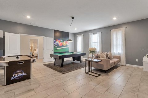Casa en venta en Kissimmee, Florida, 9 dormitorios, 398.46 m2 № 854970 - foto 4