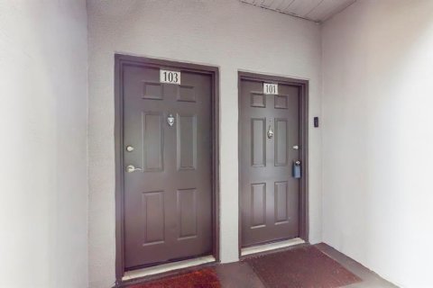 Copropriété à vendre à Tampa, Floride: 2 chambres, 130.53 m2 № 1400668 - photo 6