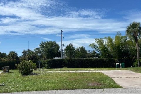 Terreno en venta en Port Charlotte, Florida № 625105 - foto 1