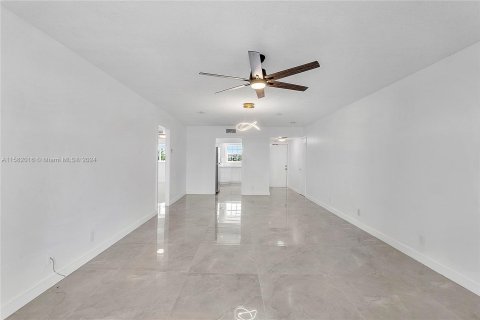 Copropriété à vendre à Coral Springs, Floride: 2 chambres, 108.32 m2 № 1161106 - photo 6