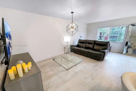 Condominio en venta en Pembroke Pines, Florida, 2 dormitorios, 108.32 m2 № 889968 - foto 7