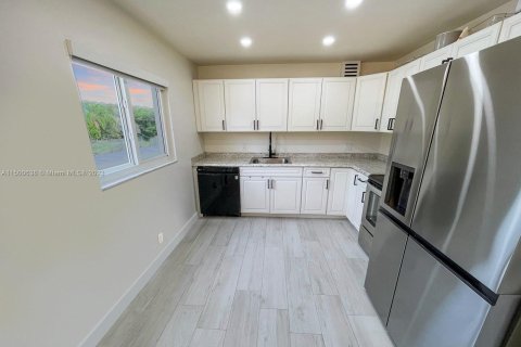 Condominio en venta en Pembroke Pines, Florida, 2 dormitorios, 108.32 m2 № 889968 - foto 10