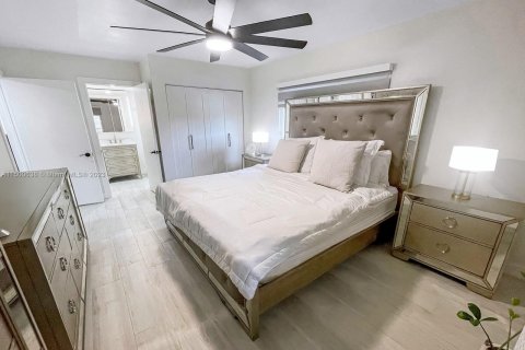Condominio en venta en Pembroke Pines, Florida, 2 dormitorios, 108.32 m2 № 889968 - foto 16