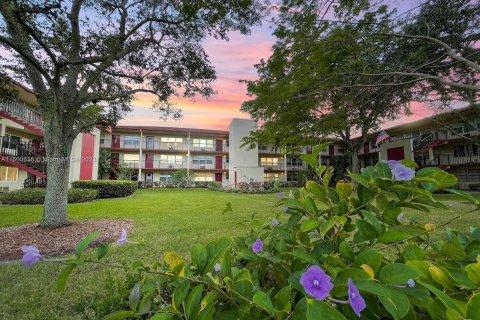 Condominio en venta en Pembroke Pines, Florida, 2 dormitorios, 108.32 m2 № 889968 - foto 27