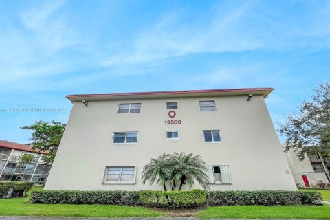 Condominio en venta en Pembroke Pines, Florida, 2 dormitorios, 108.32 m2 № 889968 - foto 26