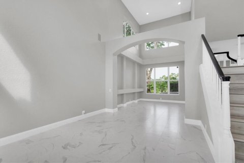 Villa ou maison à vendre à Tampa, Floride: 4 chambres, 270.62 m2 № 1274278 - photo 5