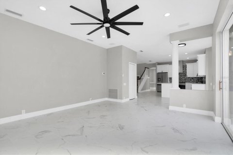 Casa en venta en Tampa, Florida, 4 dormitorios, 270.62 m2 № 1274278 - foto 12