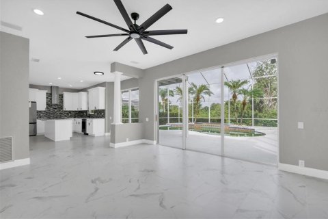 Villa ou maison à vendre à Tampa, Floride: 4 chambres, 270.62 m2 № 1274278 - photo 10