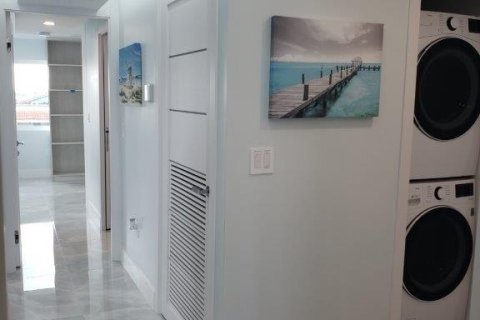 Villa ou maison à louer à Hollywood, Floride: 4 chambres, 209.03 m2 № 629914 - photo 26