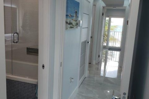 Villa ou maison à louer à Hollywood, Floride: 4 chambres, 209.03 m2 № 629914 - photo 22