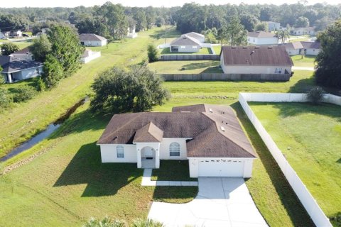 Villa ou maison à vendre à Kissimmee, Floride: 3 chambres, 156.54 m2 № 1336919 - photo 3